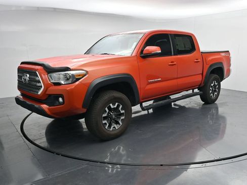 Used 2016 Toyota Tacoma TRD Off-Road w/ Towing Package AWD/4WD image 4