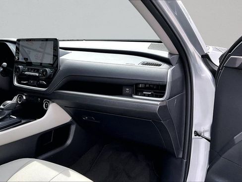 Certified 2025 Toyota Grand Highlander FWD image 27