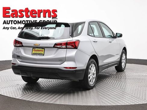 Used 2022 Chevrolet Equinox LS AWD/4WD image 5