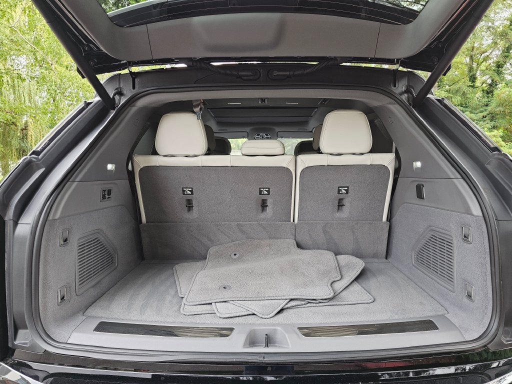 New 2026 Cadillac Escalade IQ Luxury 1 AWD/4WD image 17