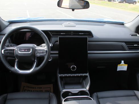 New 2025 GMC Terrain Elevation w/ Elevation Premium Package image 17