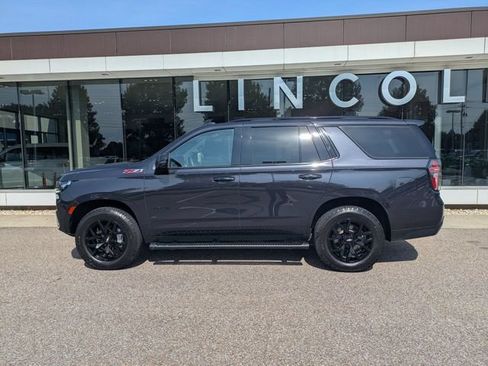 Used 2022 Chevrolet Tahoe Z71 w/ Luxury Package AWD/4WD image 3