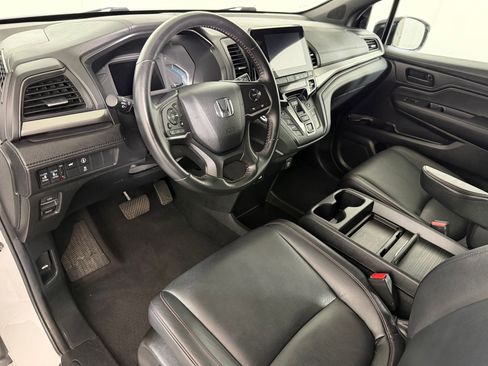 Used 2024 Honda Odyssey Sport image 3