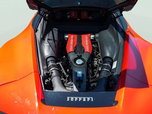 Used 2017 Ferrari 488 GTB RWD image 31