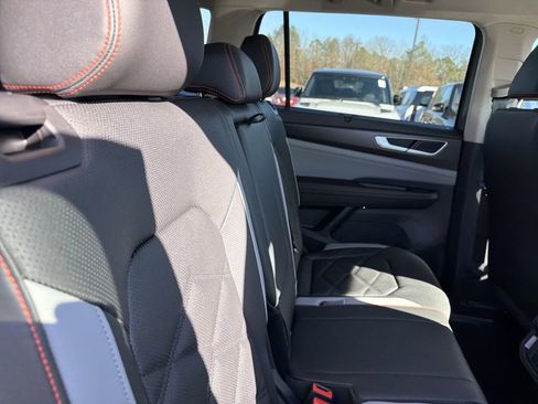 New 2026 Volkswagen Atlas Peak Edition AWD/4WD image 19