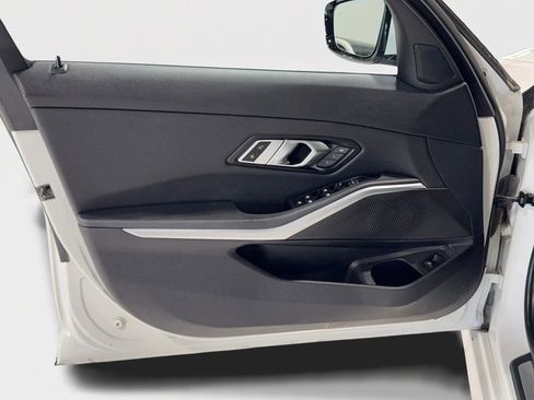 Used 2020 BMW 330i Sedan w/ Driving Assistance Package image 17