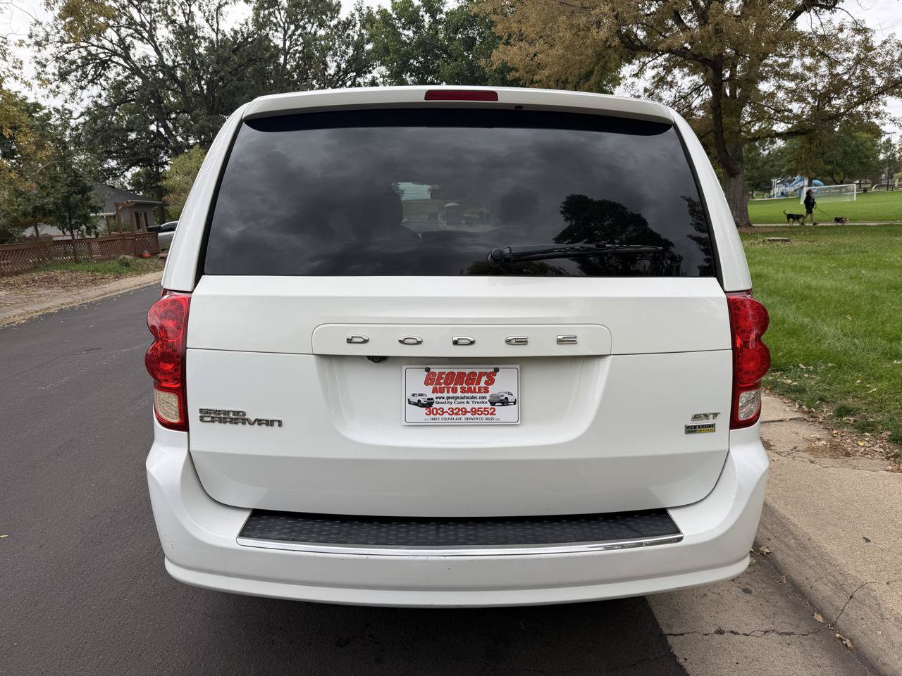 Used 2019 Dodge Grand Caravan SXT FWD image 4