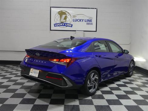 Used 2025 Hyundai Elantra Sport FWD image 10