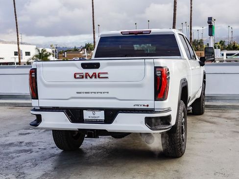 Used 2025 GMC Sierra 2500 AT4 AWD/4WD image 9