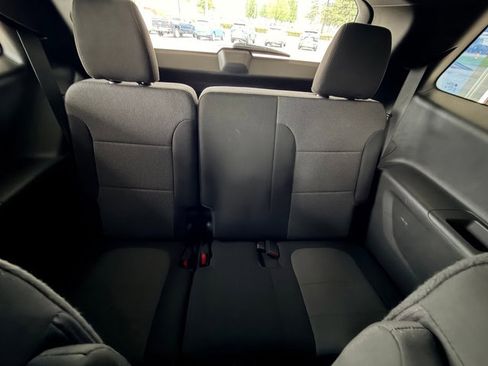 Used 2023 Chevrolet Traverse LT FWD image 26