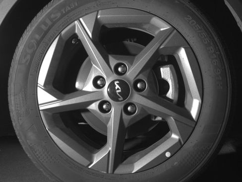 Used 2025 Kia K4 LXS image 13