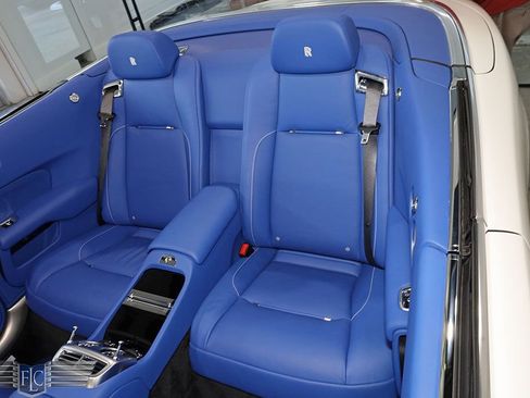 Used 2020 Rolls-Royce Dawn image 25