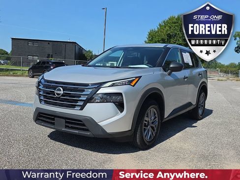 Used 2024 Nissan Rogue S AWD/4WD image 2