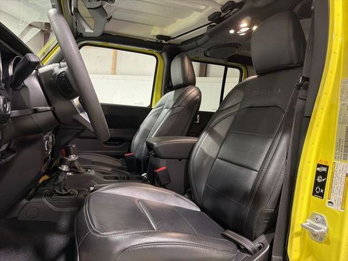 Used 2023 Jeep Wrangler Unlimited Sahara image 23