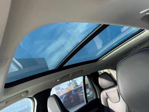 Used 2025 Volvo XC90 B6 Ultra w/ Protection Package image 32