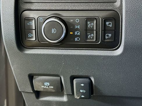 New 2026 Ford F250 Lariat w/ Black Appearance Package image 27