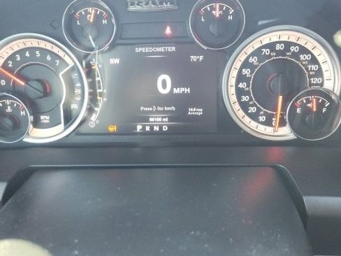 Used 2018 RAM 1500 SLT image 14