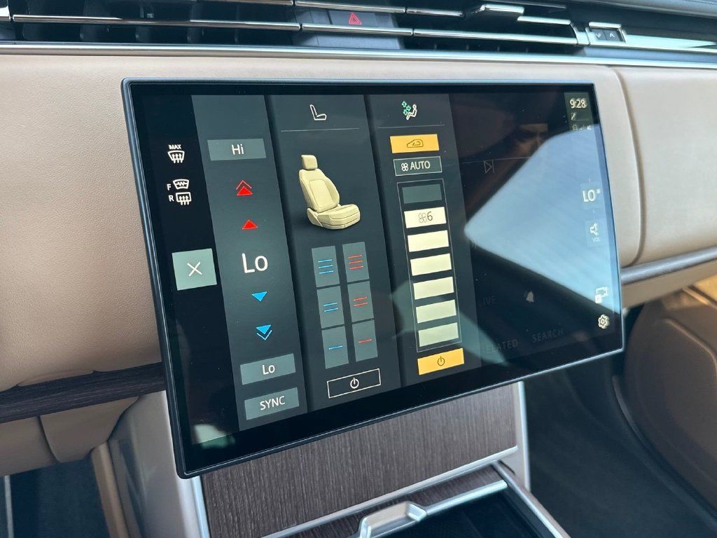 Certified 2024 Land Rover Range Rover SE AWD/4WD image 18
