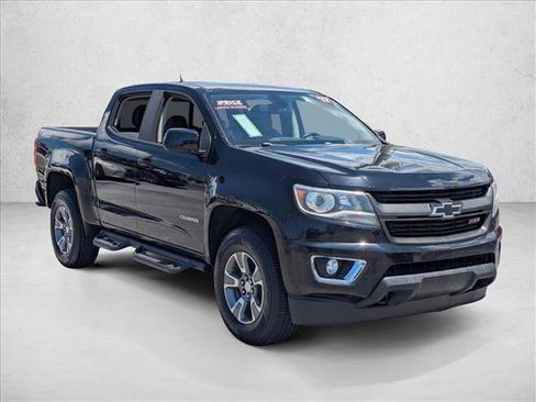 Used 2017 Chevrolet Colorado Z71 AWD/4WD image 3