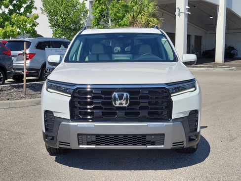 New 2026 Honda Pilot Touring image 2