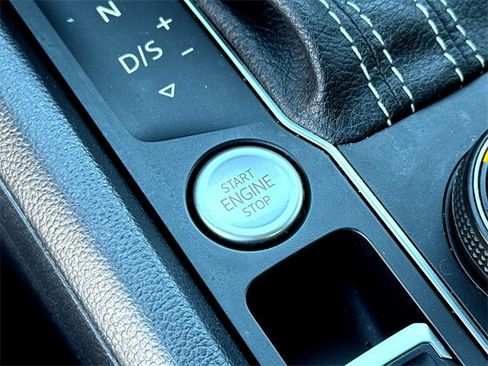 Used 2022 Volkswagen Atlas Cross Sport SE image 20