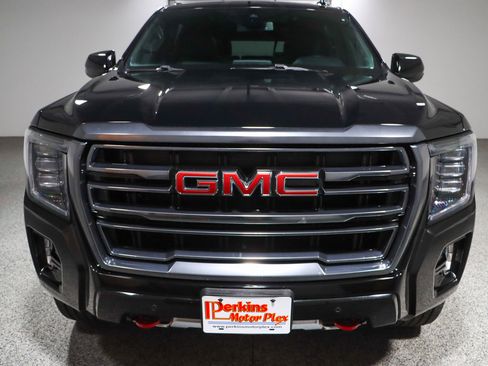 Used 2023 GMC Yukon XL AT4 image 4