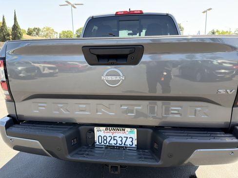 Used 2024 Nissan Frontier SV w/ SV Convenience Package RWD image 41