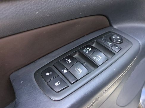 Used 2014 Jeep Grand Cherokee Overland w/ Mopar Chrome Edition Group RWD image 12