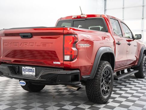 Used 2024 Chevrolet Colorado Trail Boss w/ Technology Package AWD/4WD image 5