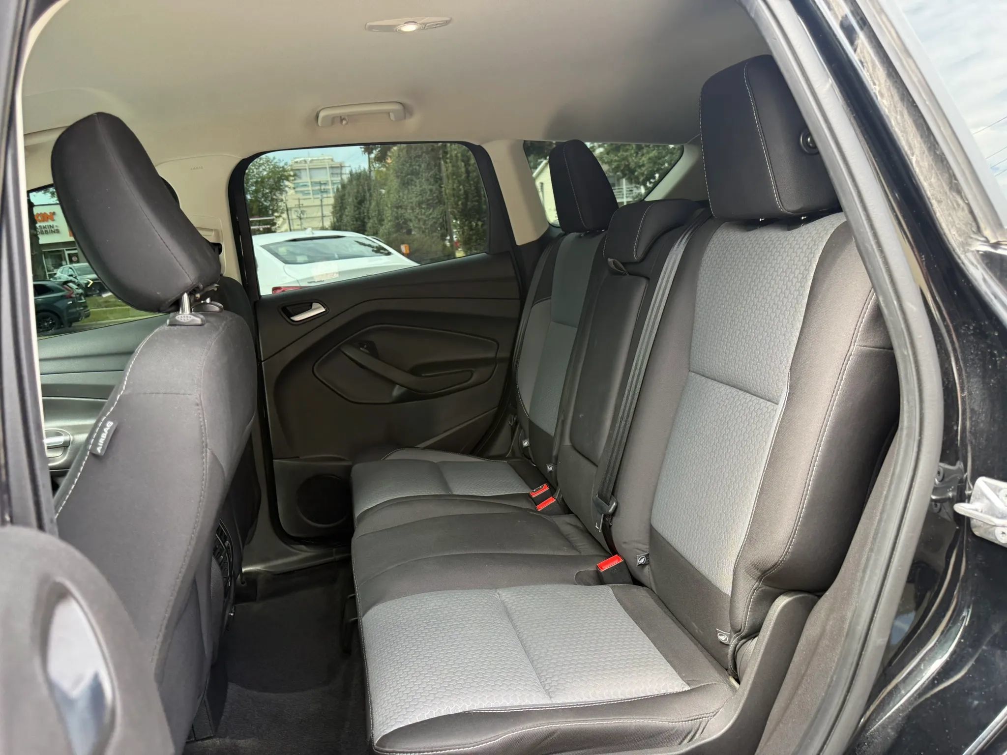 Used 2018 Ford Escape SE FWD image 14
