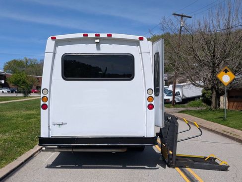 Used 2007 Ford E-450 and Econoline 450 RWD image 11