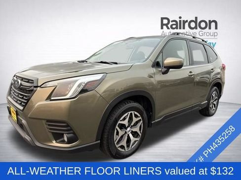 Used 2023 Subaru Forester Premium AWD/4WD image 3