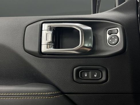 New 2025 Jeep Wrangler Unlimited Rubicon 392 image 31