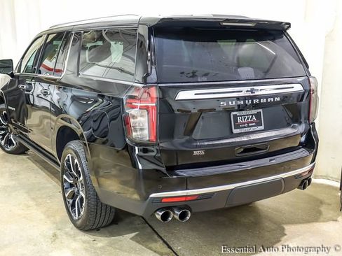 Used 2024 Chevrolet Suburban High Country AWD/4WD image 5