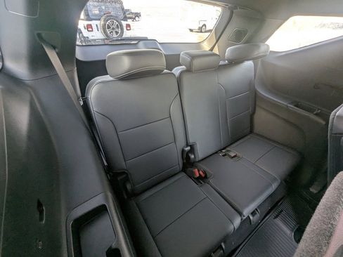 New 2026 Chevrolet Traverse LT w/ Driver Confidence Package image 15