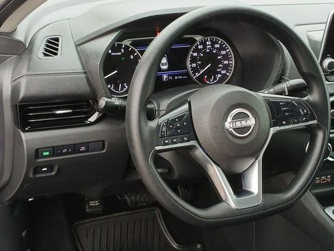 Used 2025 Nissan Sentra SV FWD image 18