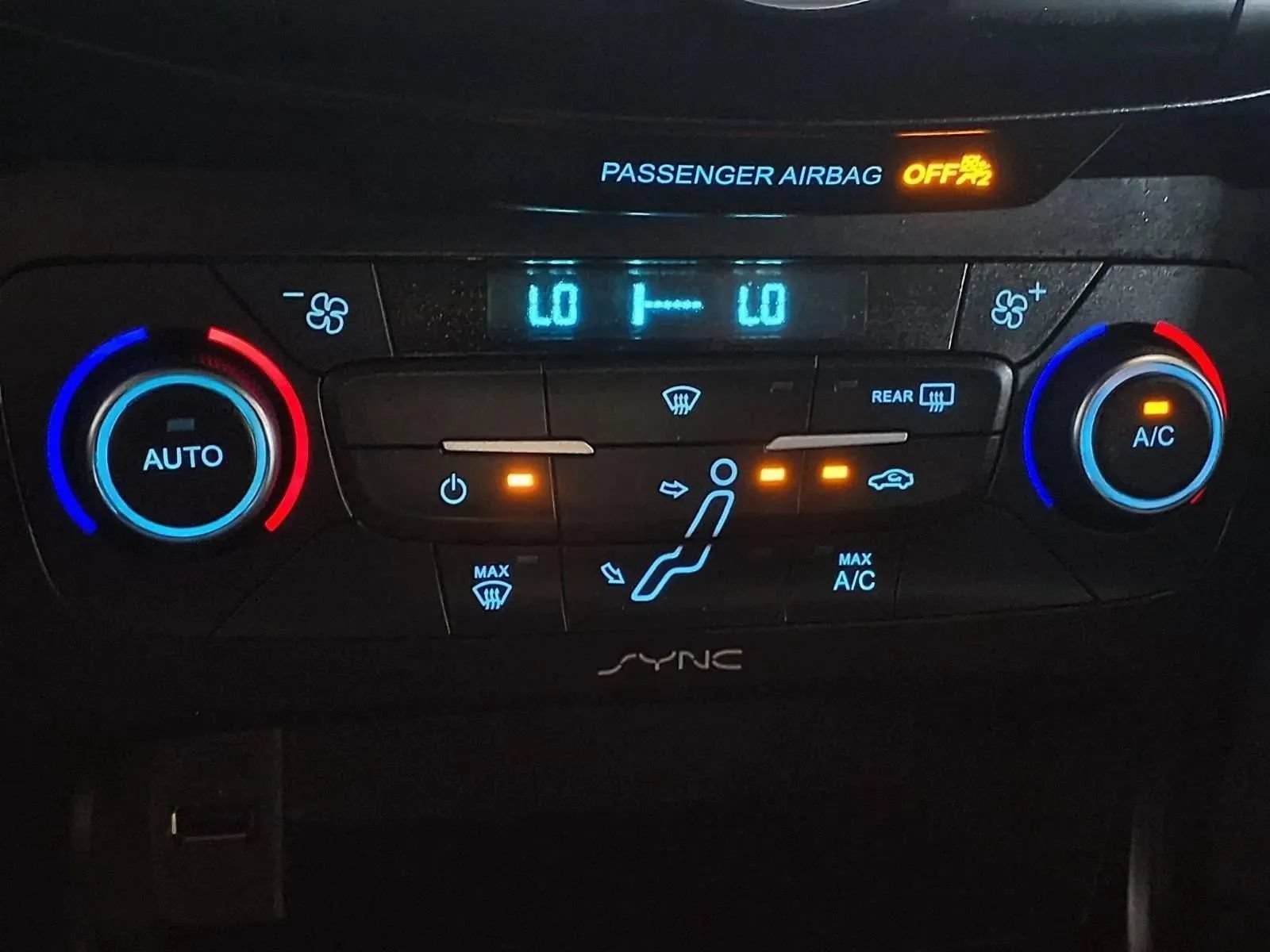 Used 2017 Ford Focus ST w/ Equipment Group 401A FWD image 21