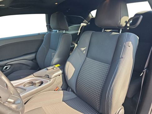 Used 2019 Dodge Challenger SXT RWD image 12