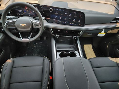 New 2025 Chevrolet Suburban Premier image 19