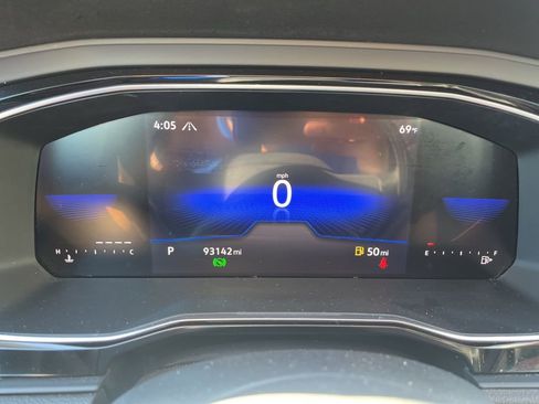 Used 2023 Volkswagen Jetta SE w/ Panoramic Sunroof Package image 7