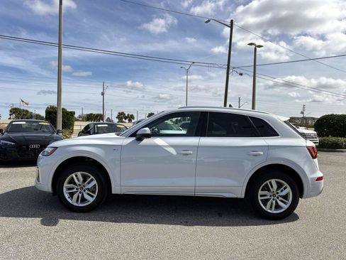 Used 2023 Audi Q5 2.0T Premium w/ Convenience Package image 4