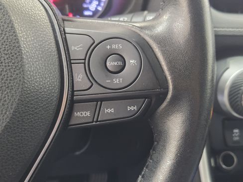 Used 2019 Toyota RAV4 XLE Premium w/ Cold Weather Package FWD image 30