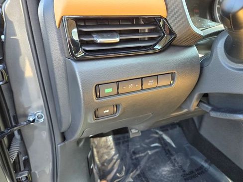 Used 2025 Nissan Sentra SV w/ SV Premium Package image 12