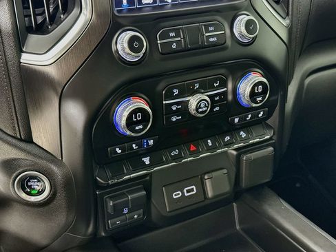 Used 2023 GMC Sierra 3500 AT4 w/ Gooseneck/5TH Wheel Package AWD/4WD image 18