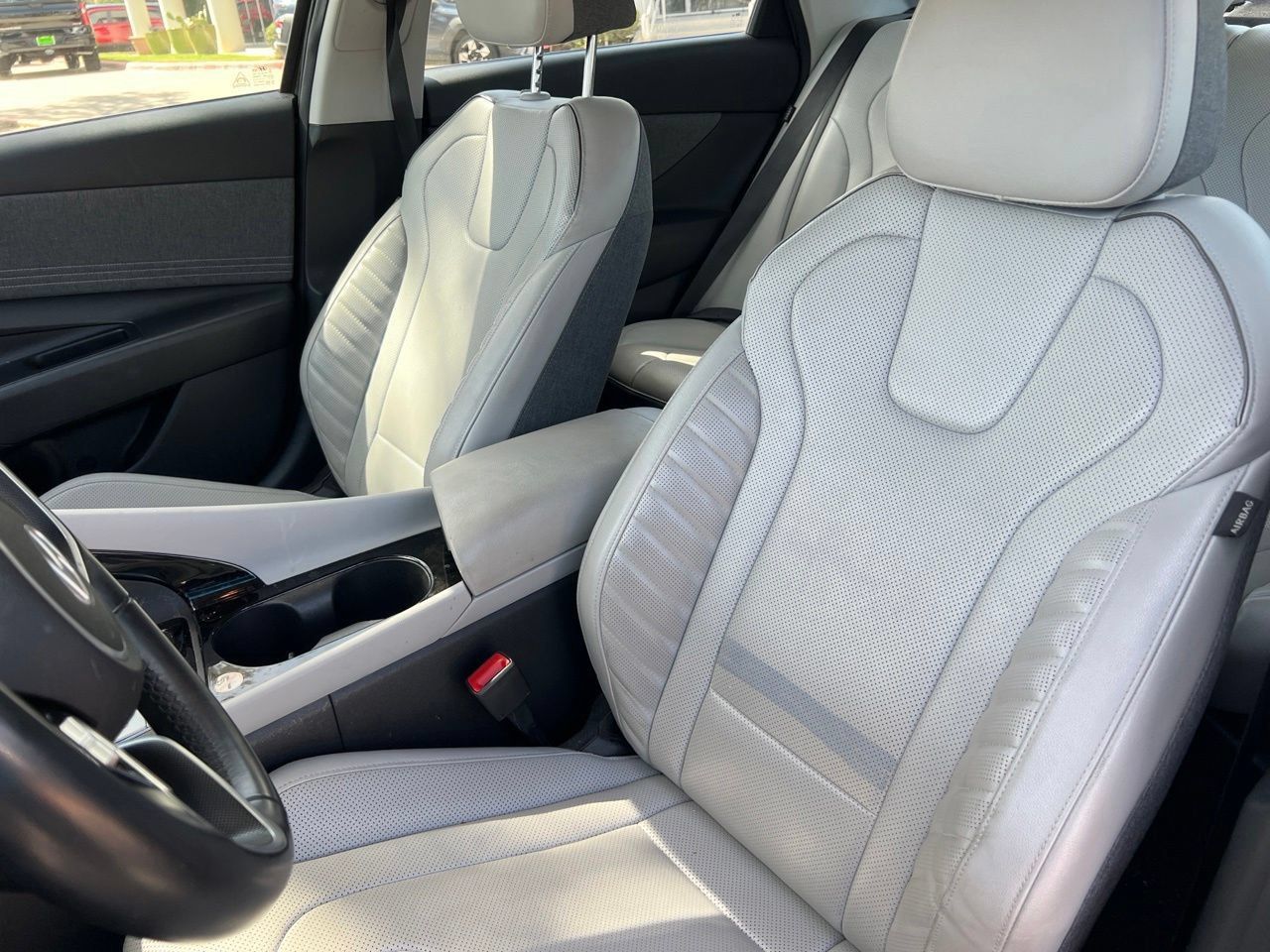 Used 2025 Hyundai Elantra Limited FWD image 10