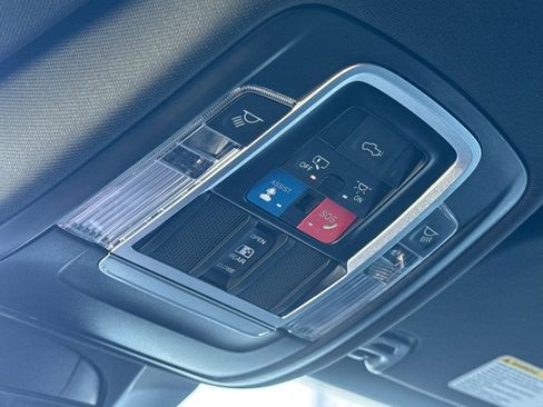 Used 2024 RAM 1500 Laramie image 24