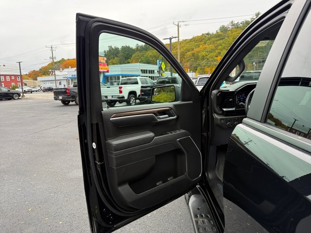 Used 2025 Chevrolet Silverado 1500 RST w/ Dark Appearance Package AWD/4WD image 23