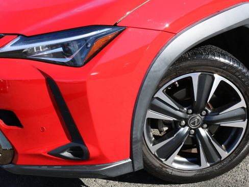 Used 2022 Lexus UX 200 image 4