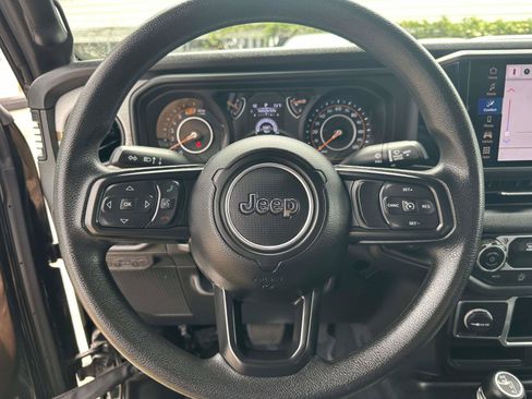 Used 2024 Jeep Wrangler Unlimited Sport AWD/4WD image 14
