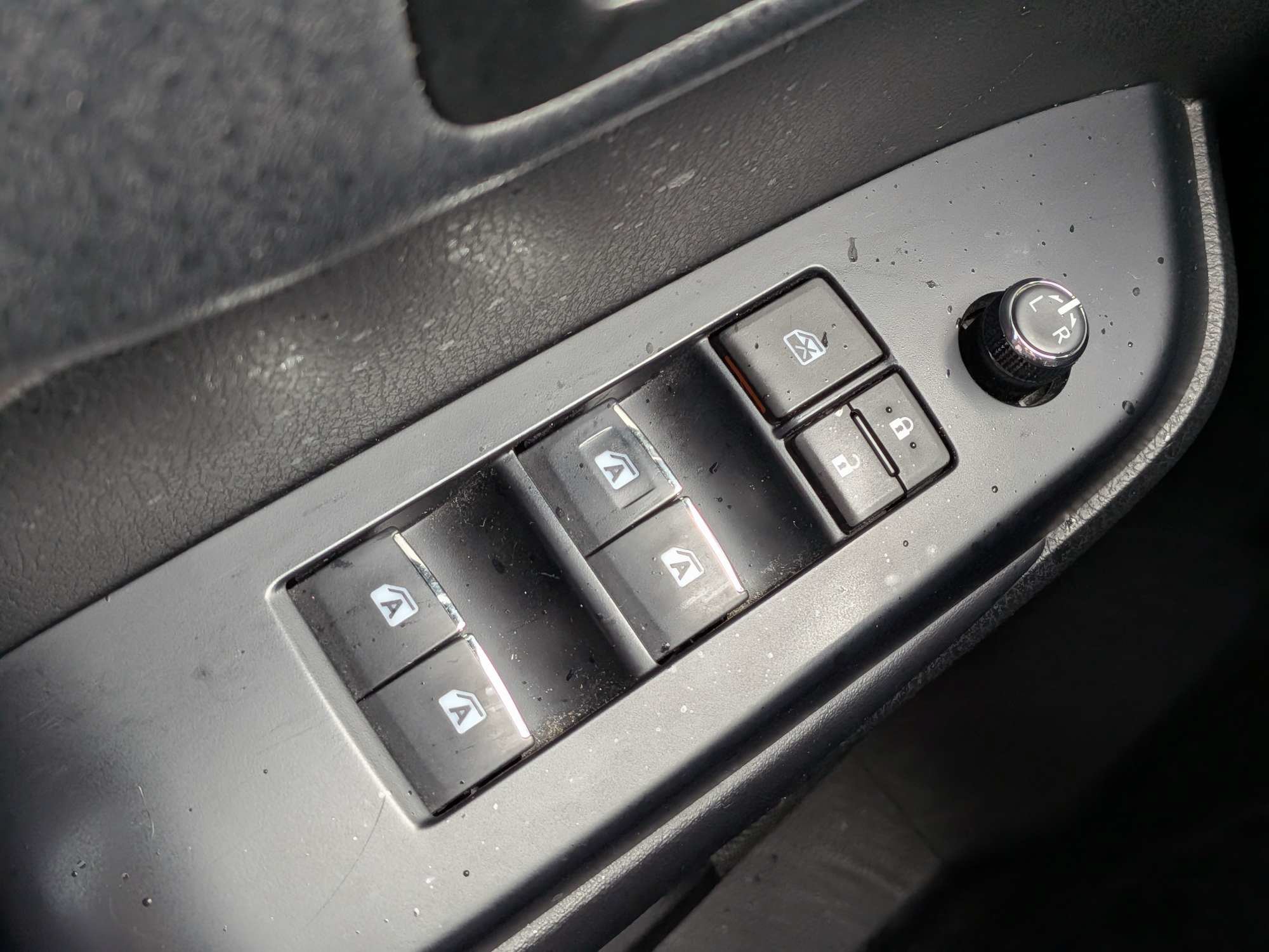 Used 2018 Toyota Highlander Limited Platinum FWD image 25